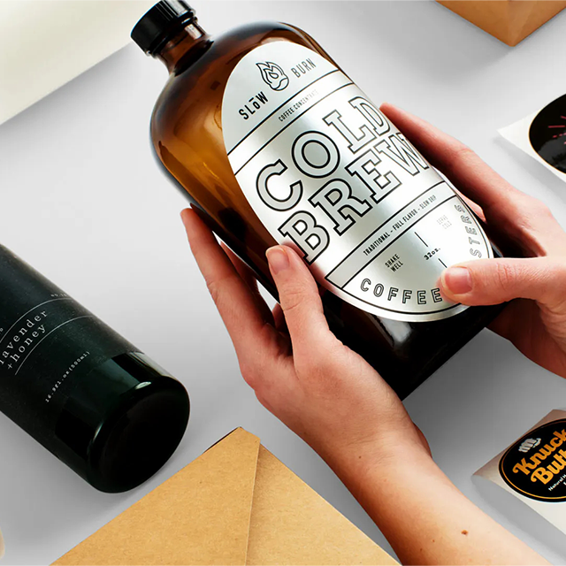 Etiqueta plateada brillante 